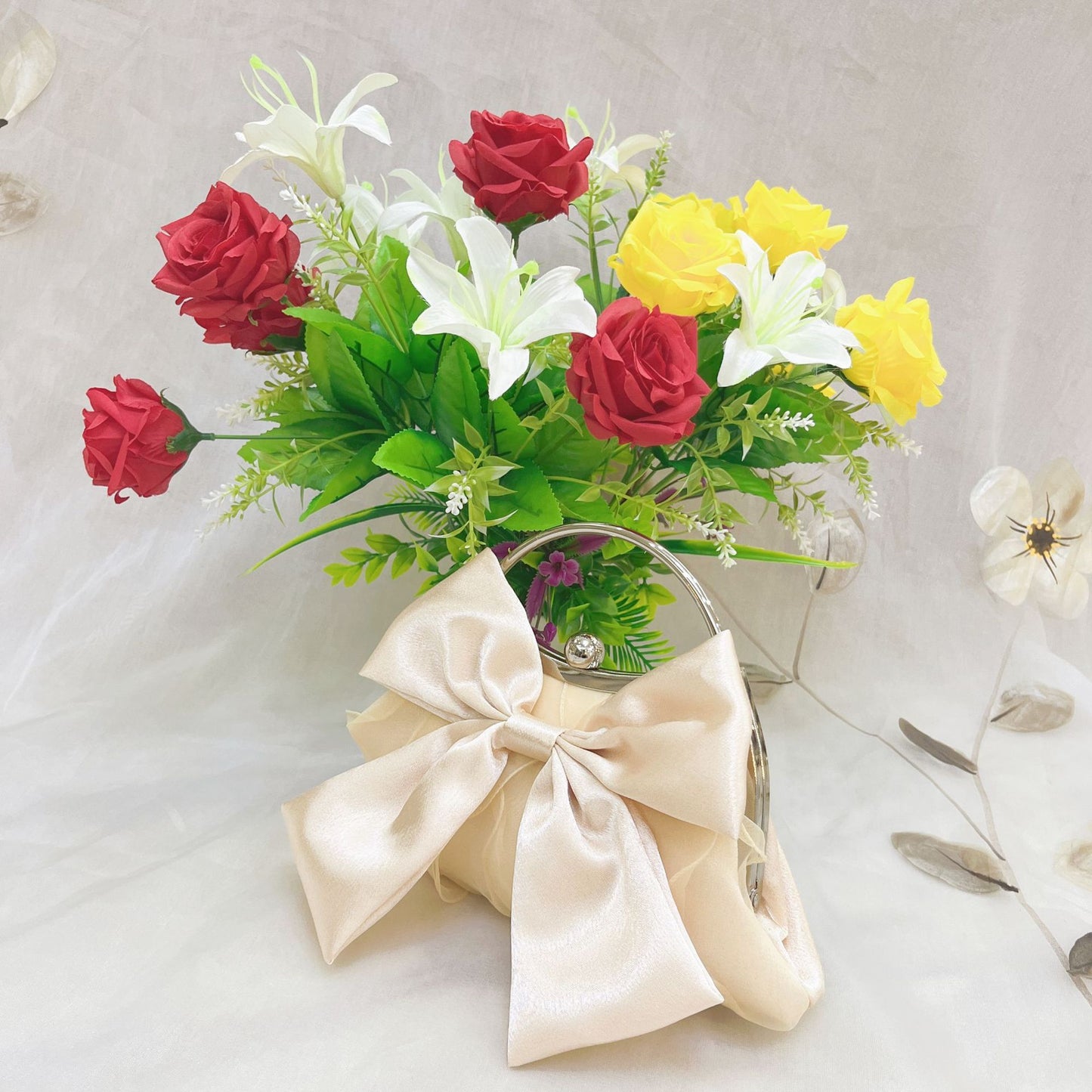 Vintage-Inspired Han Pearl Bag