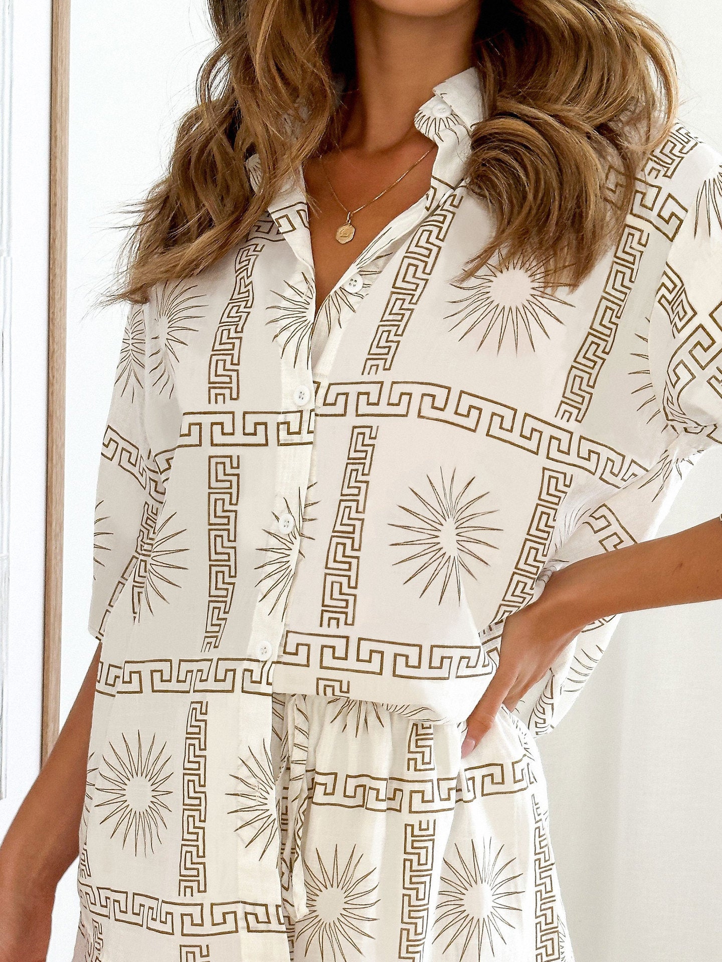 New Loose Casual And Comfortable Women's Short-sleeved Shorts Shirt Two-piece Set Delivery 7-12 days