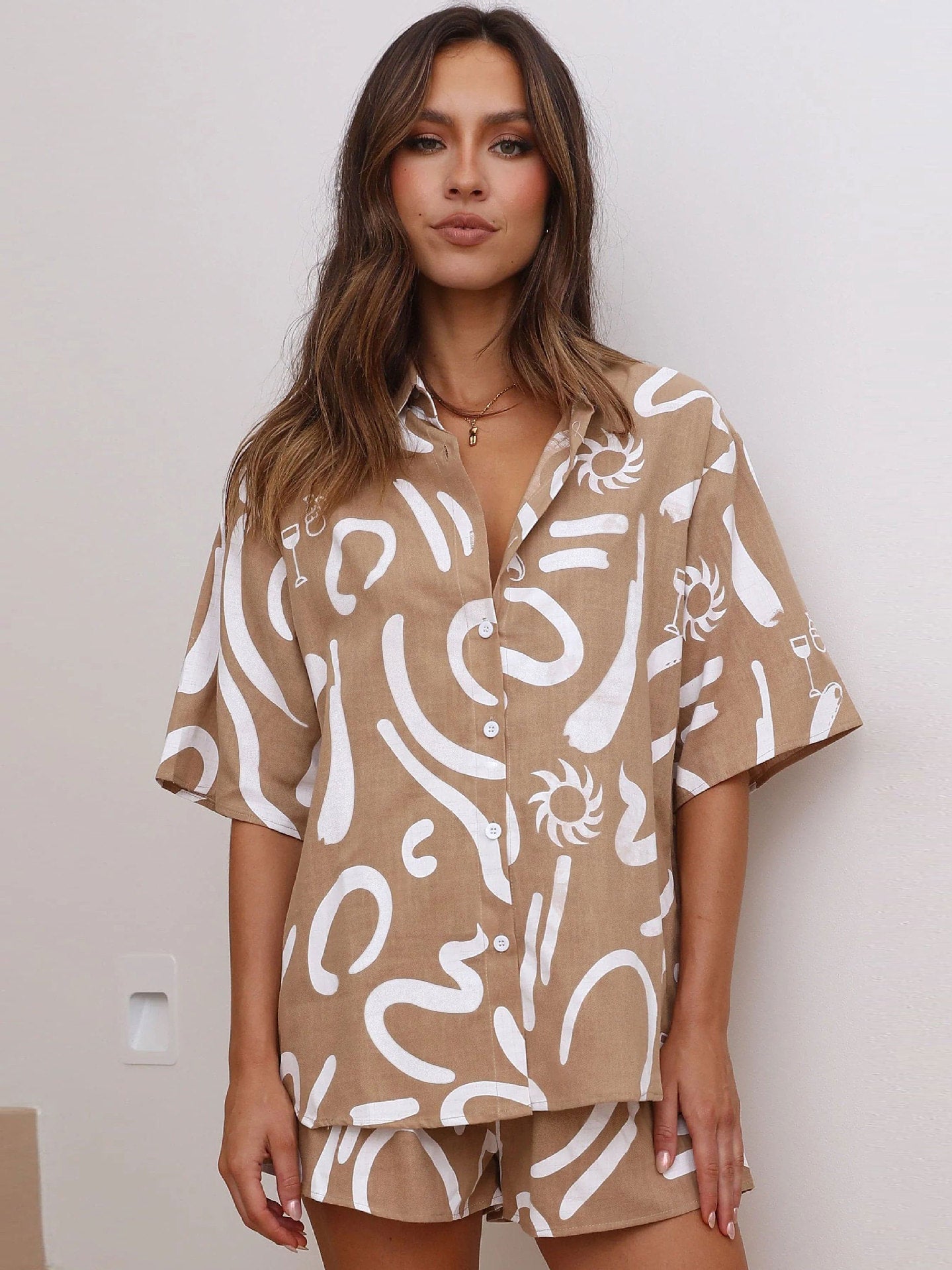 New Loose Casual And Comfortable Women's Short-sleeved Shorts Shirt Two-piece Set Delivery 7-12 days