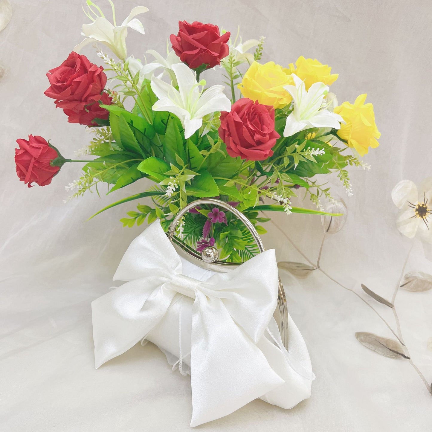 Vintage-Inspired Han Pearl Bag